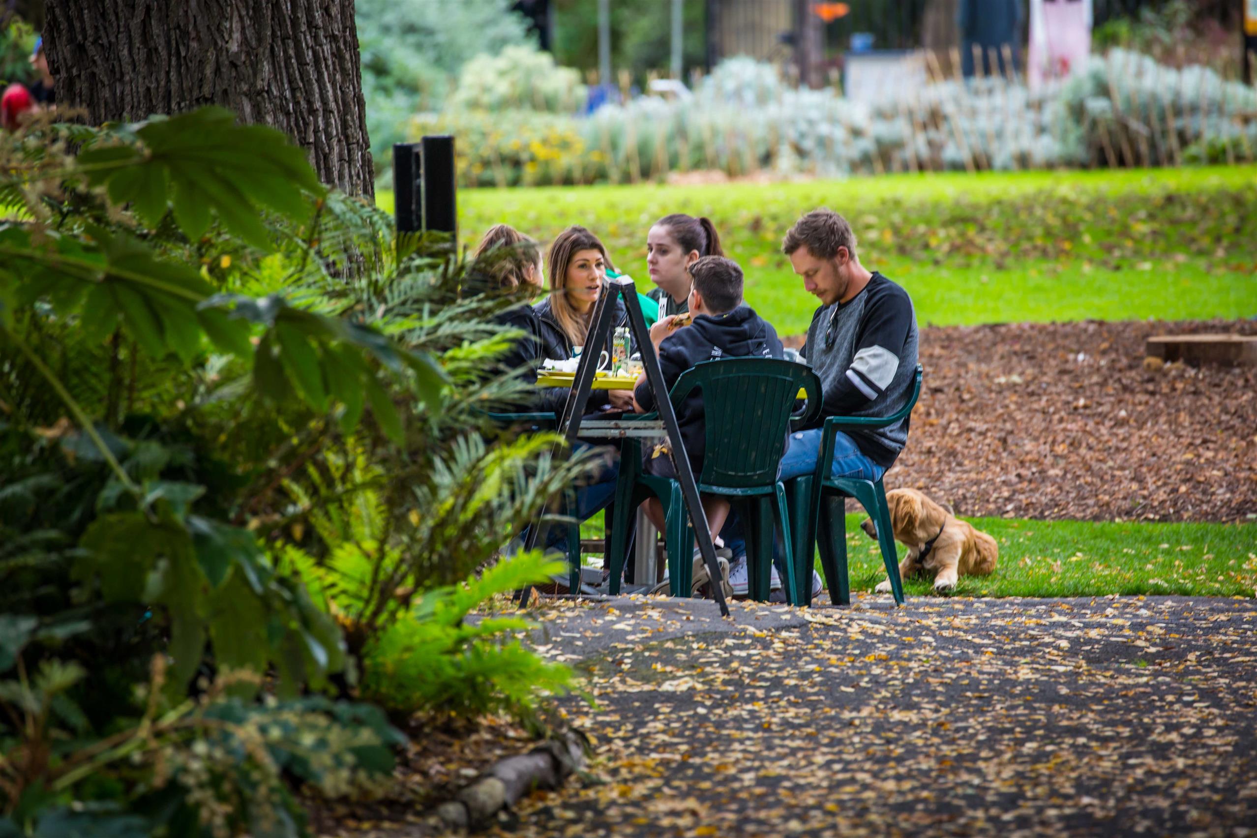 Enjoying the Botanic Gardens Teahouse