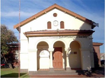 Example of an arts and culture building in poor condition